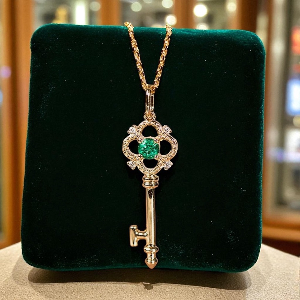 S925 Sterling Silver and Gold Plated Green CZ Key Pendant Necklace. New. - Picture 4 of 10